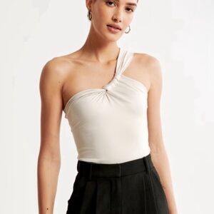 Elegant Cream One-Shoulder top abercrombie and fitch